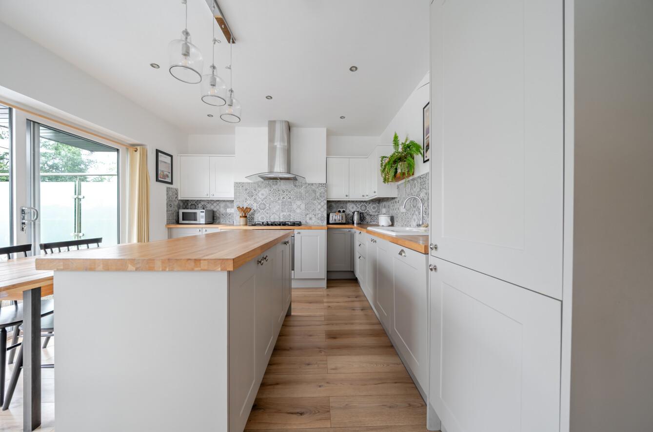 Gower Road, Killay, Swansea, SA2 7DY